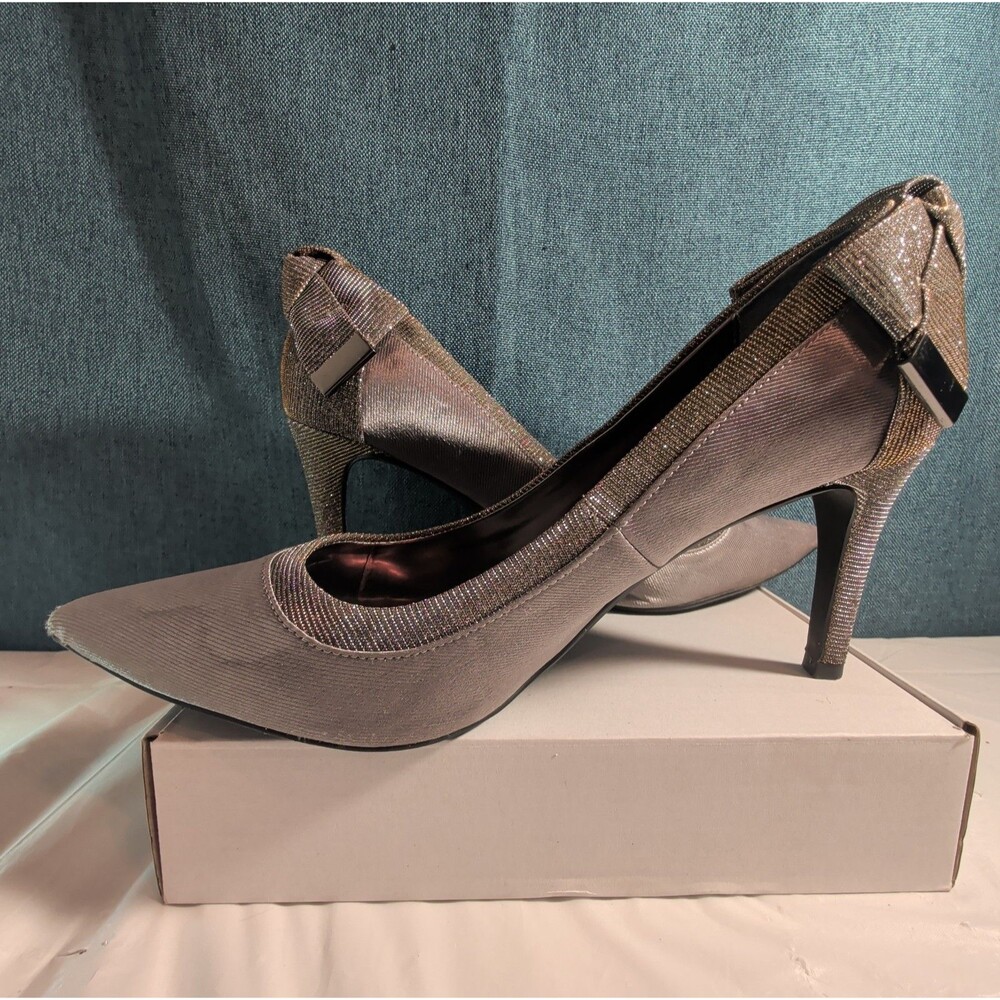 J Renee Silver Sparkly Bow Pumps 8.5 M Pointed Toe Metallic Satin